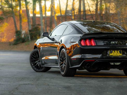 Used 2017 Ford Mustang GT Premium w/ GT Performance Package image 29