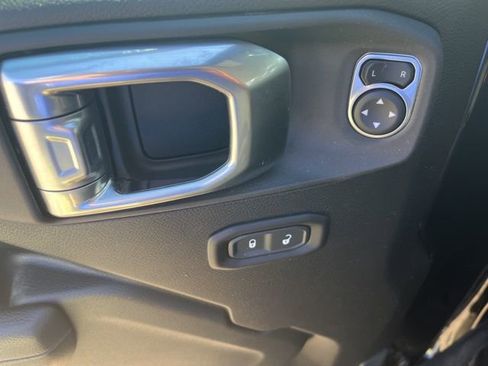 Used 2023 Jeep Wrangler Sport S image 12