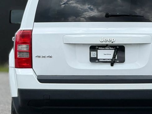 Used 2016 Jeep Patriot Sport w/ Power Value Group AWD/4WD image 13