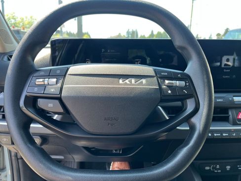 Used 2025 Kia K4 FWD image 29