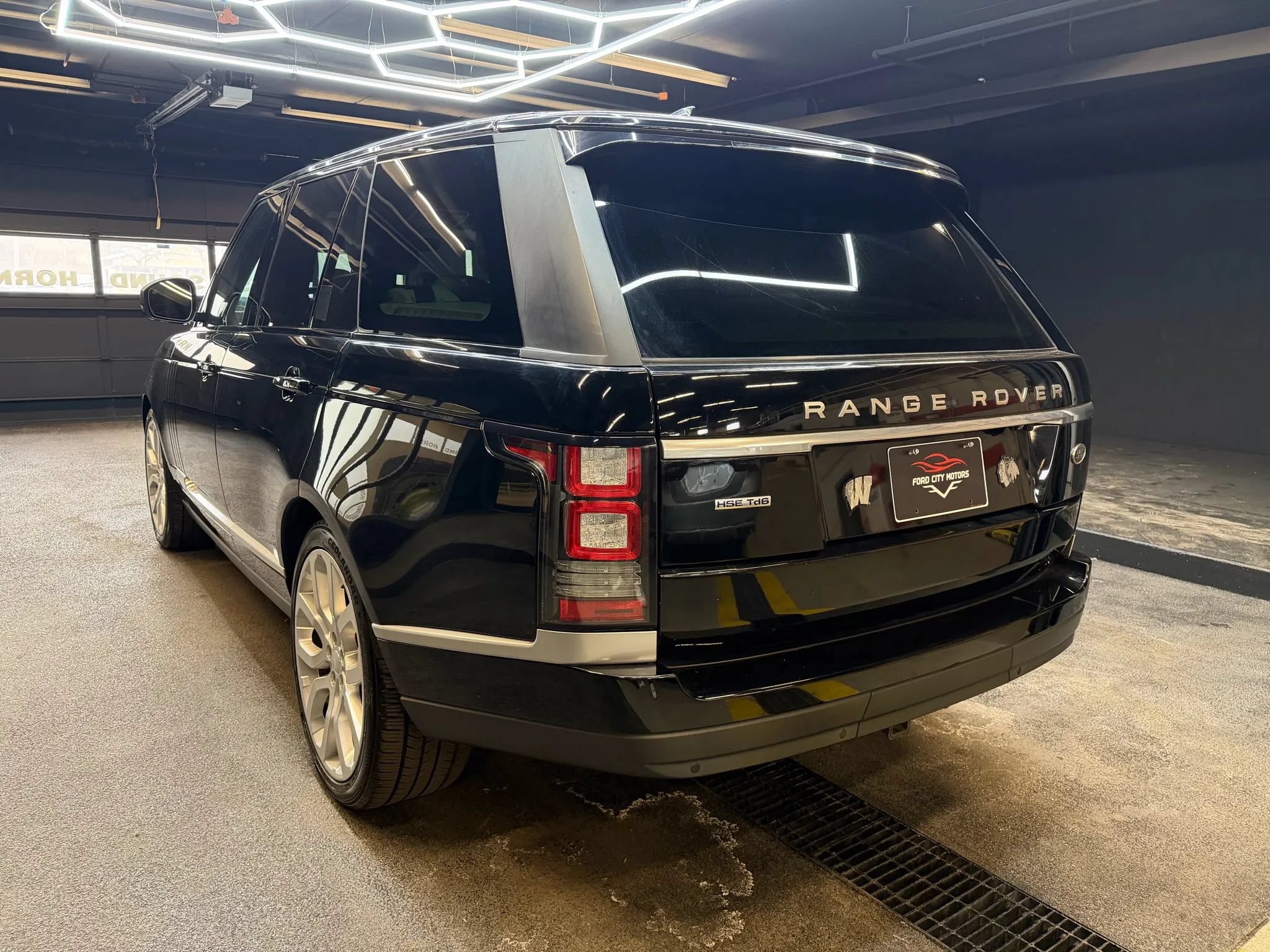 Used 2017 Land Rover Range Rover HSE AWD/4WD image 5