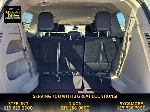 Used 2024 Chrysler Pacifica Touring-L image 32