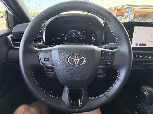 Used 2025 Toyota Camry SE AWD/4WD image 14