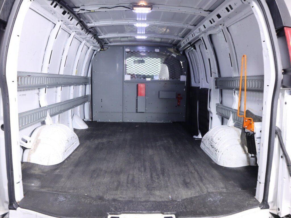 Used 2014 Chevrolet Express 1500 RWD image 24
