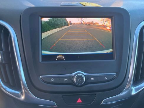 Used 2021 Chevrolet Equinox LT image 17