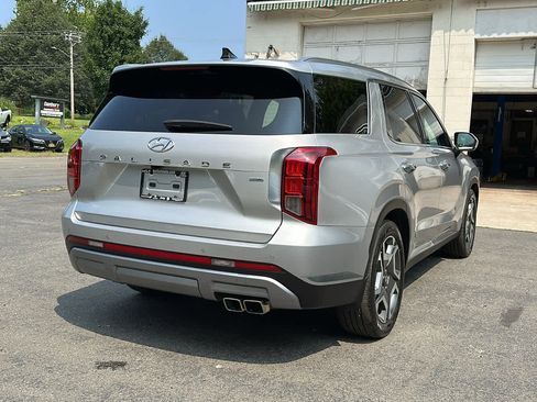 Used 2023 Hyundai Palisade Limited image 3
