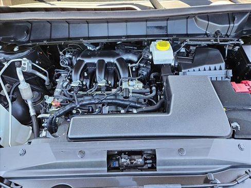 Used 2025 Nissan Pathfinder SV AWD/4WD image 23