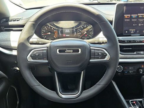 Used 2022 Jeep Compass Latitude FWD image 21