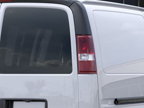 New 2026 Chevrolet Express 2500 RWD image 32