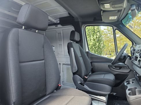New 2025 Mercedes-Benz Sprinter 2500 image 17