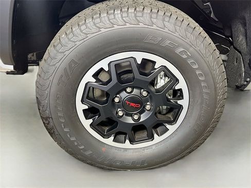 New 2025 Toyota Tacoma TRD Off-Road image 10
