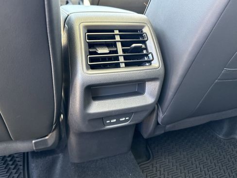 New 2026 Volkswagen Tiguan SE image 25