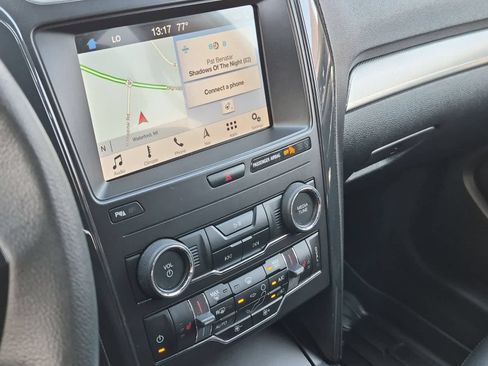 Used 2019 Ford Explorer XLT w/ Equipment Group 202A AWD/4WD image 27