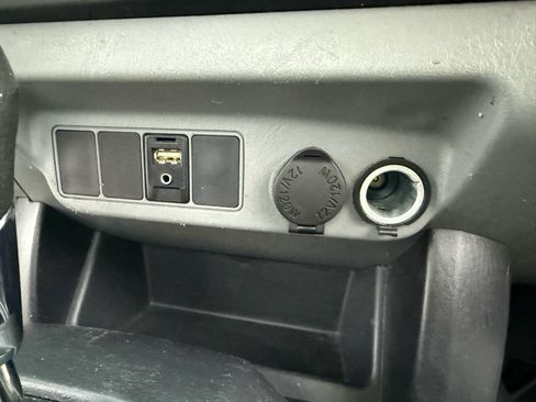 Used 2013 Toyota Tacoma Base 4x2 2dr Regular Cab 6.1 f image 31