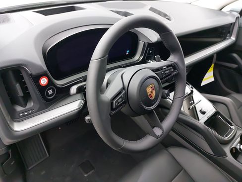New 2026 Porsche Cayenne image 18