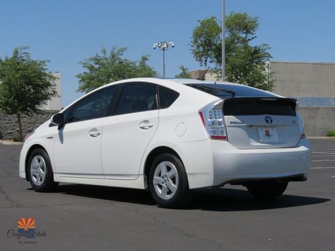 Used 2011 Toyota Prius Three w/ Solar Roof Pkg FWD image 12
