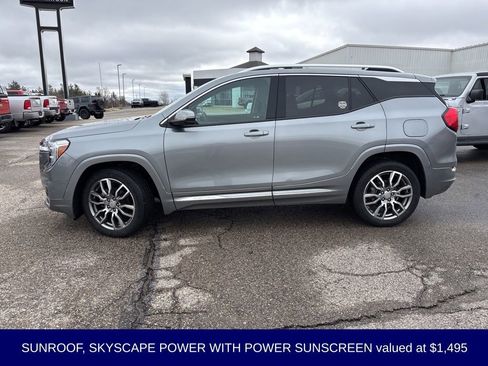Used 2023 GMC Terrain Denali w/ Denali Premium Package AWD/4WD image 3