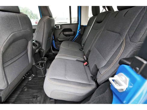 Used 2025 Jeep Wrangler Unlimited Sport AWD/4WD image 12