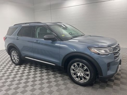 Used 2025 Ford Explorer Active w/ Active Comfort Package AWD/4WD image 4