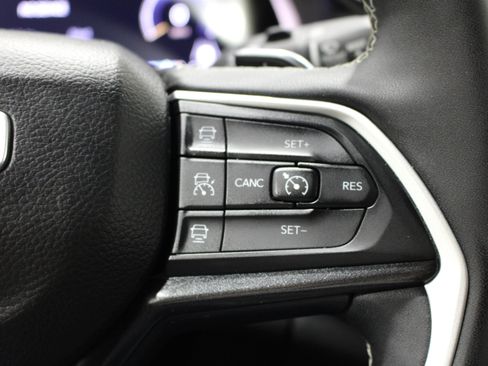 Used 2023 Jeep Grand Cherokee L Laredo AWD/4WD image 12
