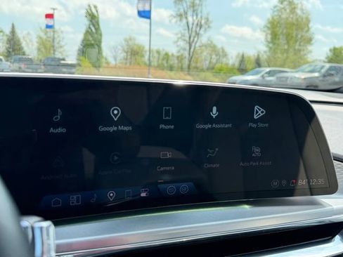 Certified 2024 Cadillac Lyriq Luxury AWD/4WD image 21
