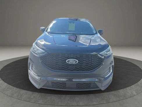 Used 2020 Ford Edge ST-Line w/ Cold Weather Package AWD/4WD image 2