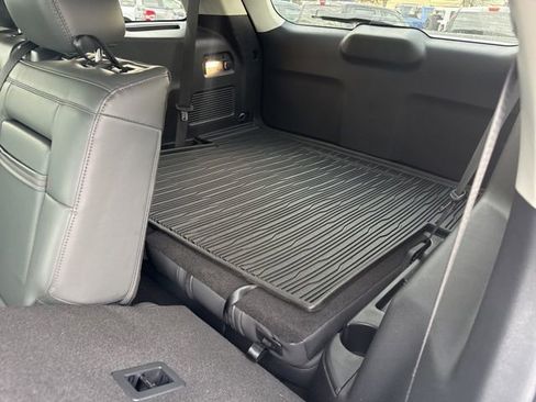 Used 2025 Ford Explorer Active w/ Active Comfort Package image 17