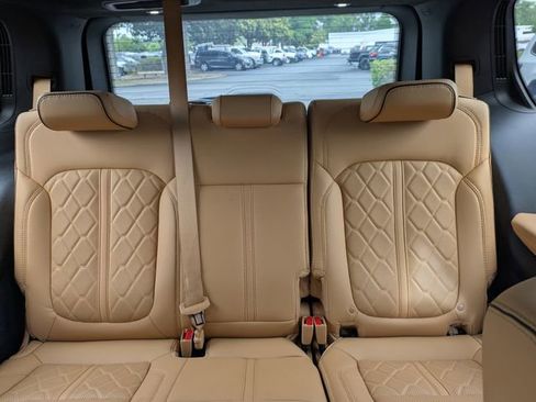 Used 2024 Jeep Grand Wagoneer Series III w/ Rear Seat Video Group 1 AWD/4WD image 16