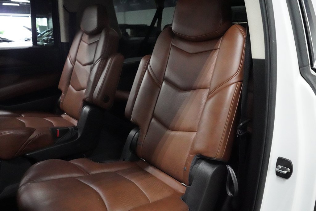 Used 2018 Cadillac Escalade ESV Premium Luxury AWD/4WD image 23