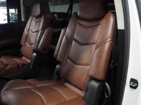 Used 2018 Cadillac Escalade ESV Premium Luxury AWD/4WD image 23