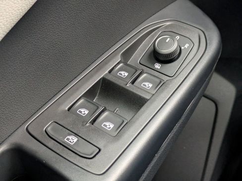 Certified 2025 Volkswagen Taos S image 23