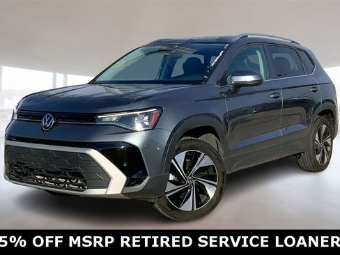 Used 2025 Volkswagen Taos SE image 1