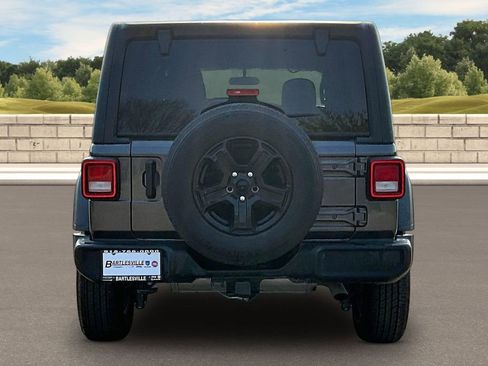 Used 2022 Jeep Wrangler Unlimited Sport image 4