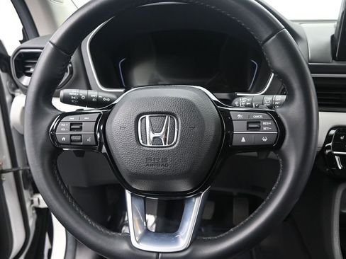 Used 2025 Honda Pilot Touring image 28