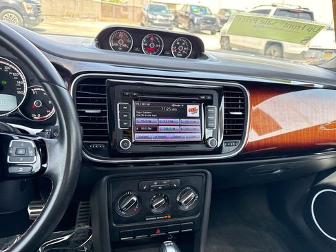 Used 2013 Volkswagen Beetle Turbo FWD image 20