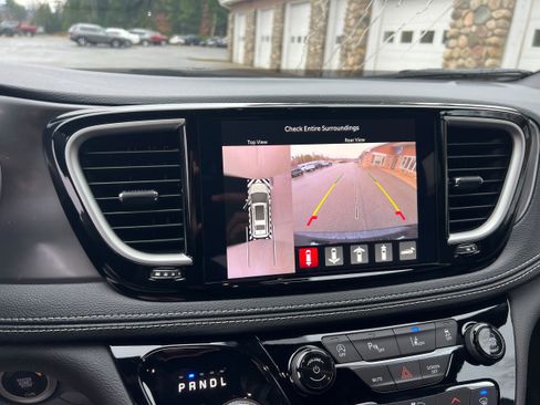 New 2026 Chrysler Pacifica Select image 15