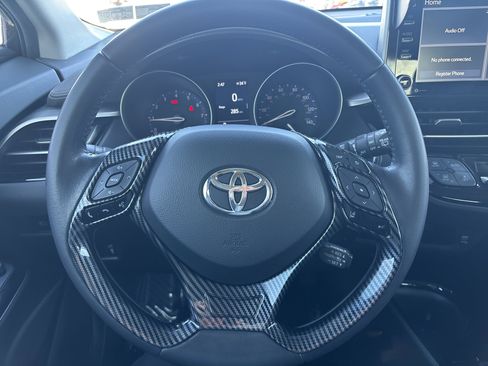 Used 2021 Toyota C-HR Limited image 40