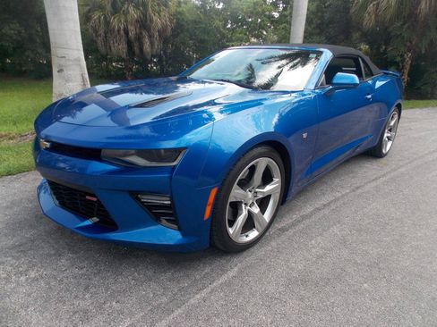 Used 2018 Chevrolet Camaro SS RWD image 2