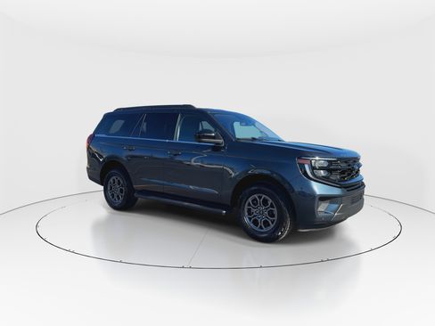 Used 2025 Ford Expedition Active image 2