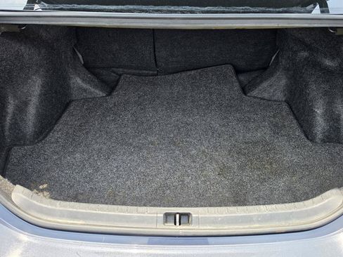 Used 2016 Toyota Corolla LE FWD image 6