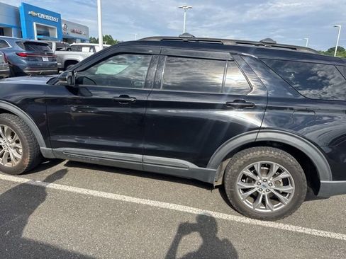 Used 2021 Ford Explorer Limited AWD/4WD image 4