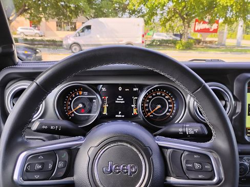 Used 2023 Jeep Gladiator Overland image 61