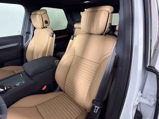 New 2026 Land Rover Discovery Limited Edition AWD/4WD image 6