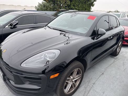 Used 2024 Porsche Macan image 2