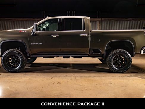 Used 2022 Chevrolet Silverado 2500 LTZ w/ LTZ Plus Package AWD/4WD image 6
