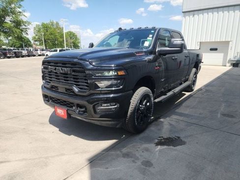 New 2026 RAM 3500 Big Horn AWD/4WD image 3