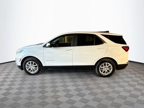 Used 2022 Chevrolet Equinox LT w/ Driver Convenience Package image 9