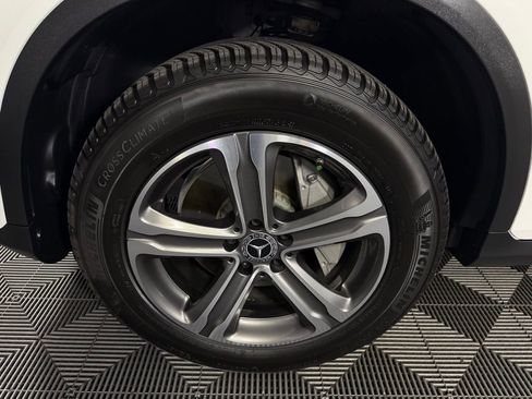 Used 2019 Mercedes-Benz GLC 300 4MATIC image 10