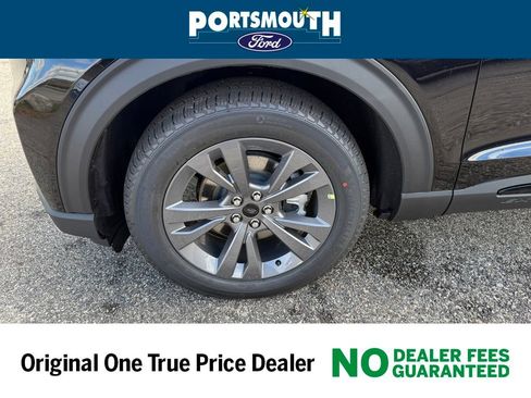 New 2026 Ford Explorer Active image 28