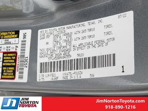 Used 2022 Toyota Tundra SR5 w/ SR5 Convenience Package AWD/4WD image 34